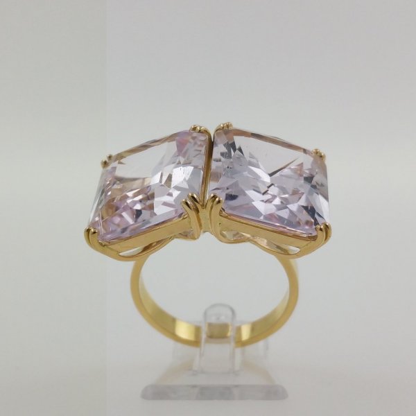 18k. yellow gold ring with two natural kunzite of 28.00 carat