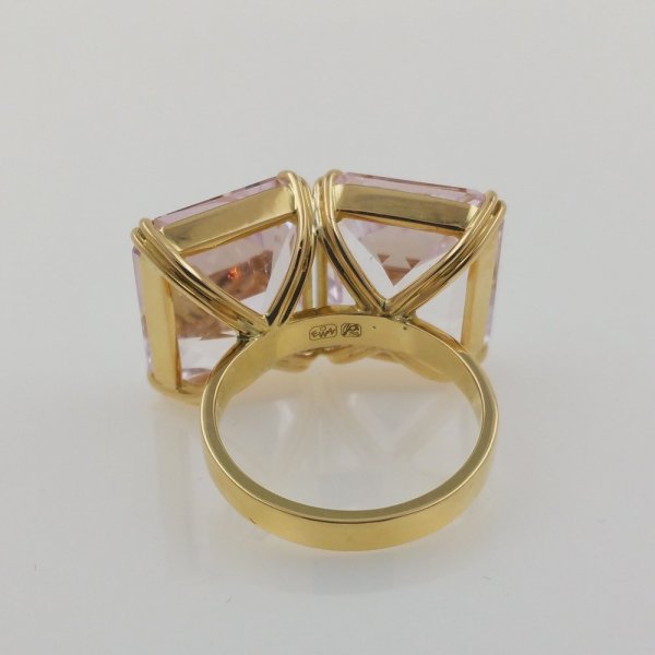 18k. yellow gold ring with two natural kunzite of 28.00 carat