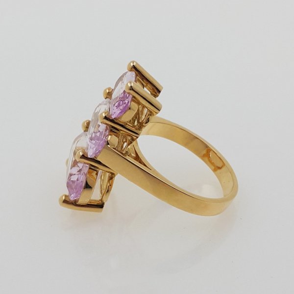 18k. yellow gold ring with three natural kunzite of 14.62 carat