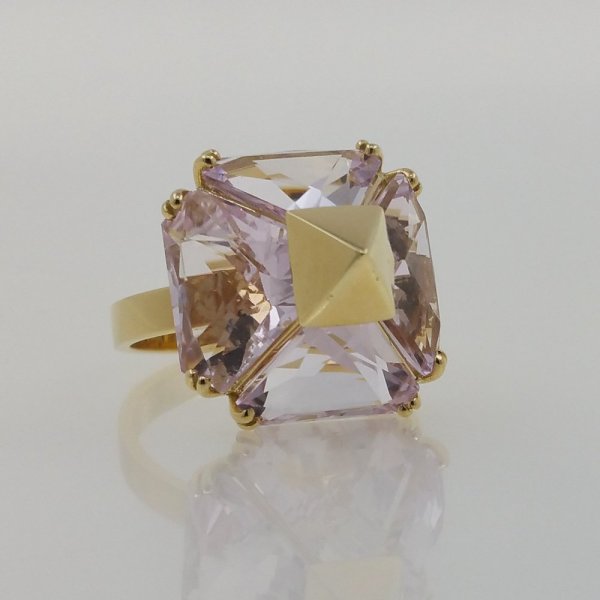 18k. yellow gold ring with four natural kunzite of 15.80 carat