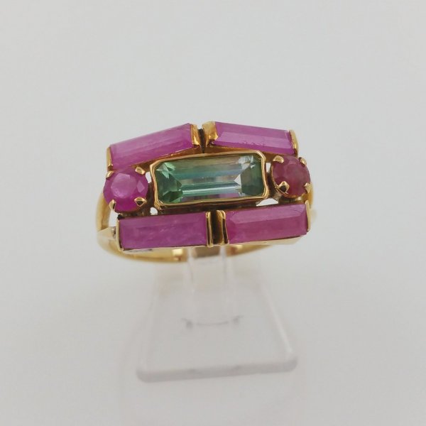 18k. yellow gold ring with Tourmaline and  Ruby ca 3.90 carat