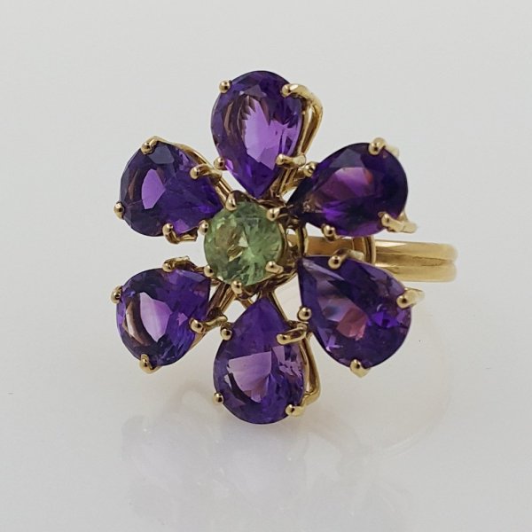 18k. yellow gold ring with natural Amethyst & Peridot 16.00 carat