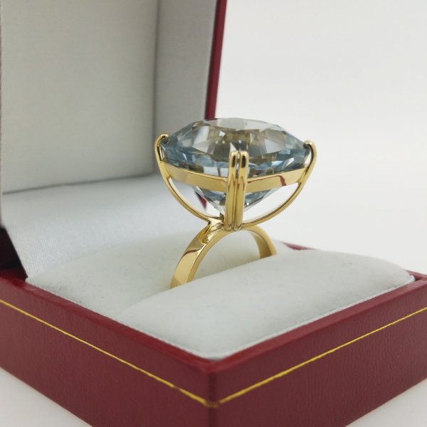 14k. yellow gold ring with spectacular natural blue spodumene of 34.06 carat