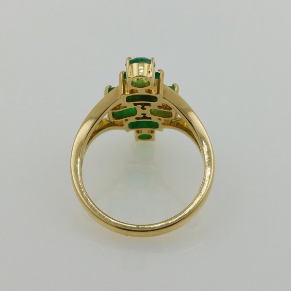  18k. yellow gold ring with natural Emeralds of 3.00 carat