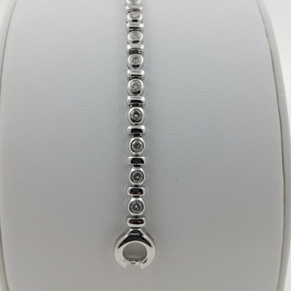 18 k. White gold diamond bracelet - 1.80 carat