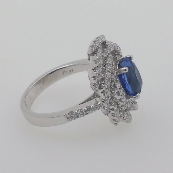 18 k. white gold diamonds & sapphire ring - 4.10 carat