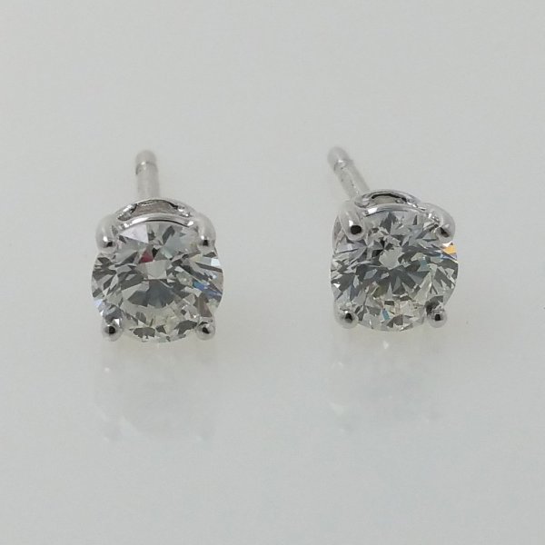 18 k. white gold diamond stud earrings - 1.00 carat