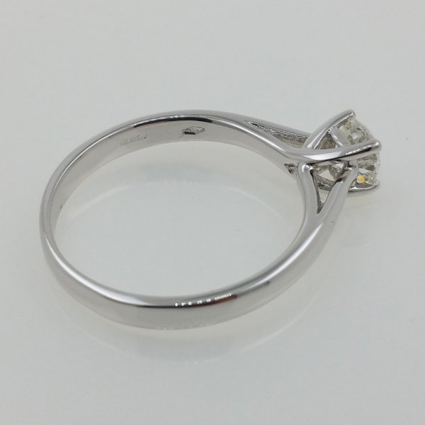 18 k. White gold diamond soliter ring - 0.56 carat