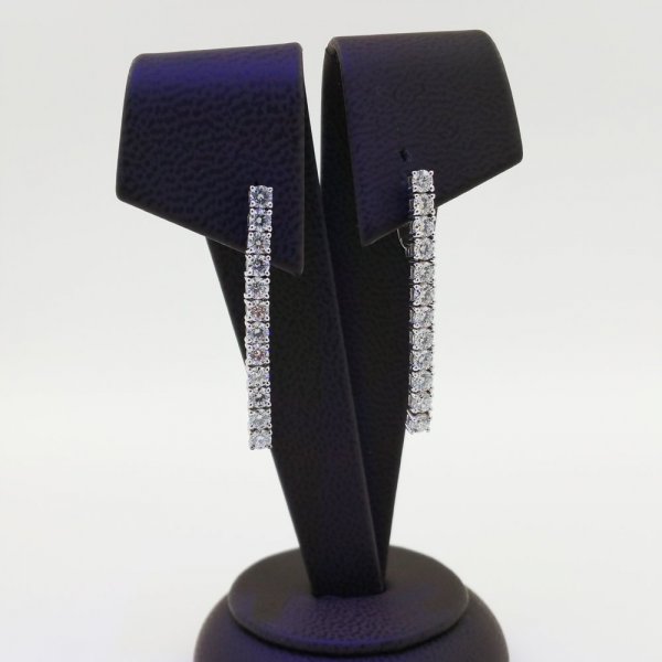 18 k. White gold diamonds earrings - 2.50 carat